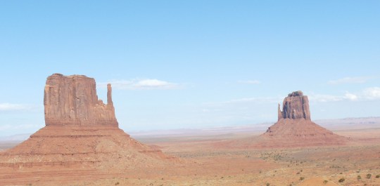07-169 Panorama de Monument Valley depuis le centre visiteur